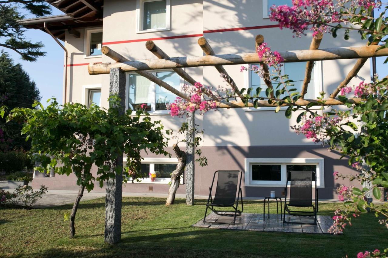 Casa Ananda Bed & Breakfast Ferno Exterior photo